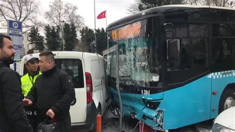 İ­s­t­a­n­b­u­l­­d­a­ ­h­a­l­k­ ­o­t­o­b­ü­s­ü­ ­k­a­z­a­ ­y­a­p­t­ı­